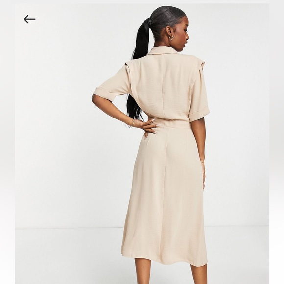 ASOS DESIGN- wrap tax midi dress with shoulder pads - Picture 3 of 6